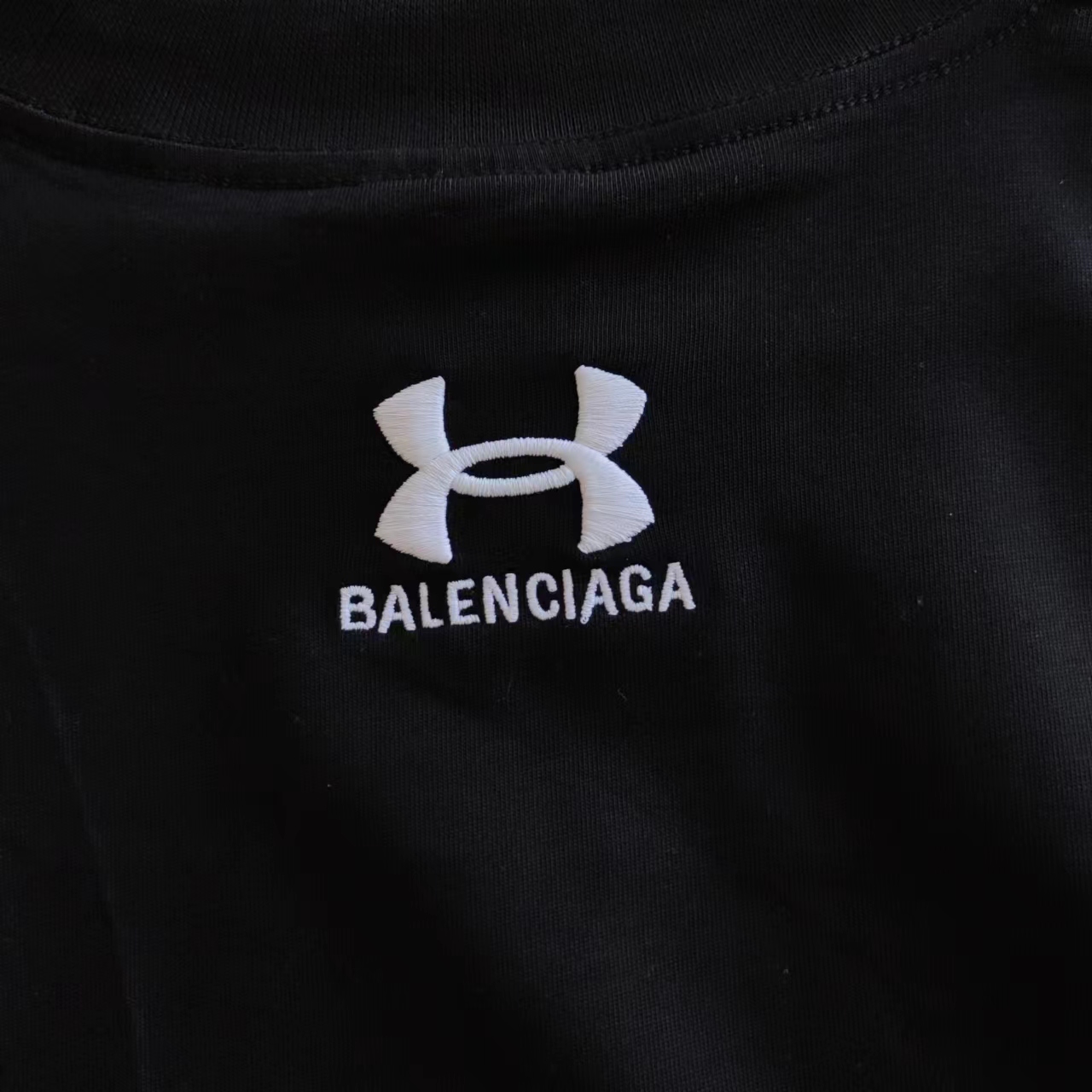 实拍细节图+细节图 巴黎世家Balenciag 安德玛联名短袖 刺绣区分