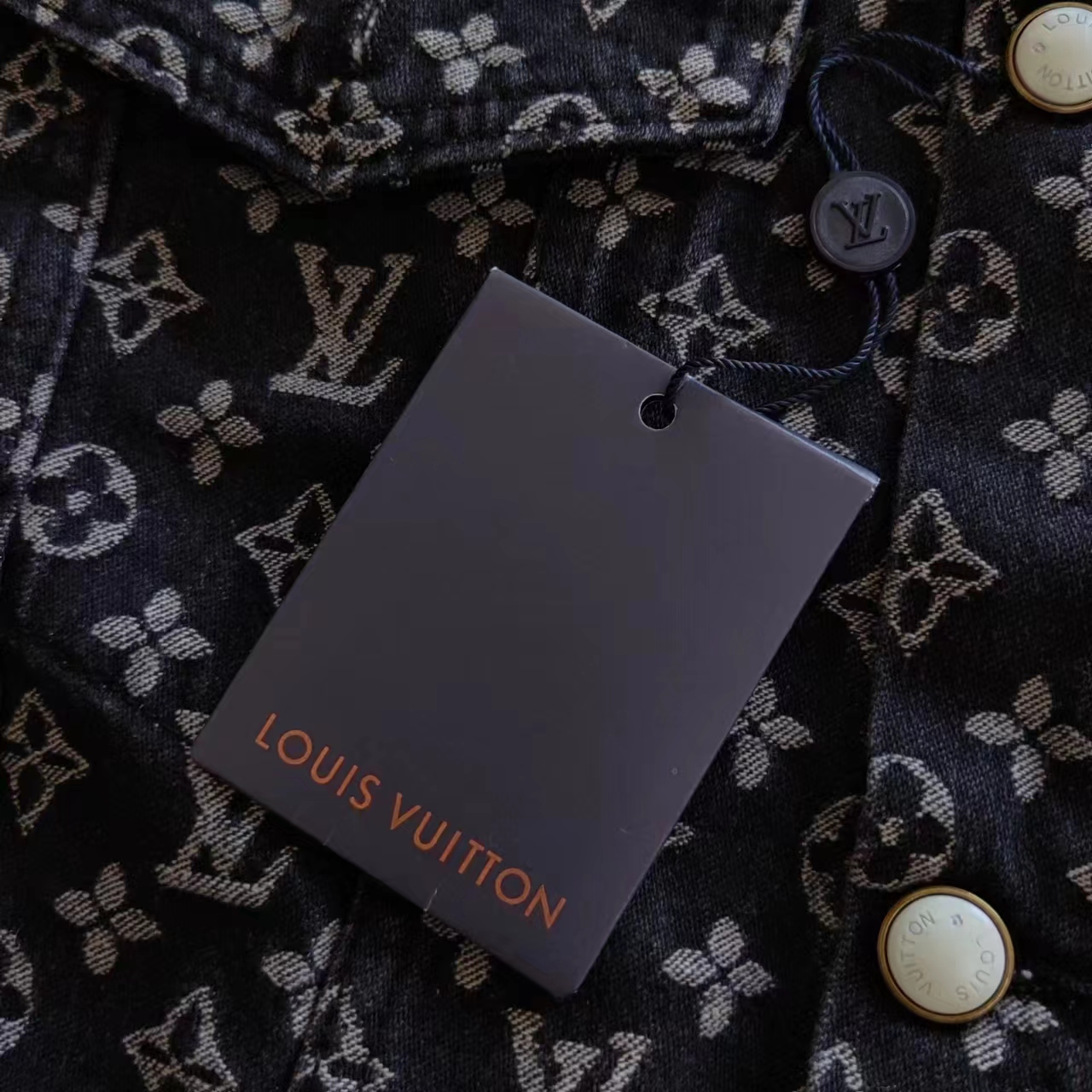 实拍细节图+尺码表 Louis Vuitton & LV路易威登满印简约满印提花logo牛仔夹克外套