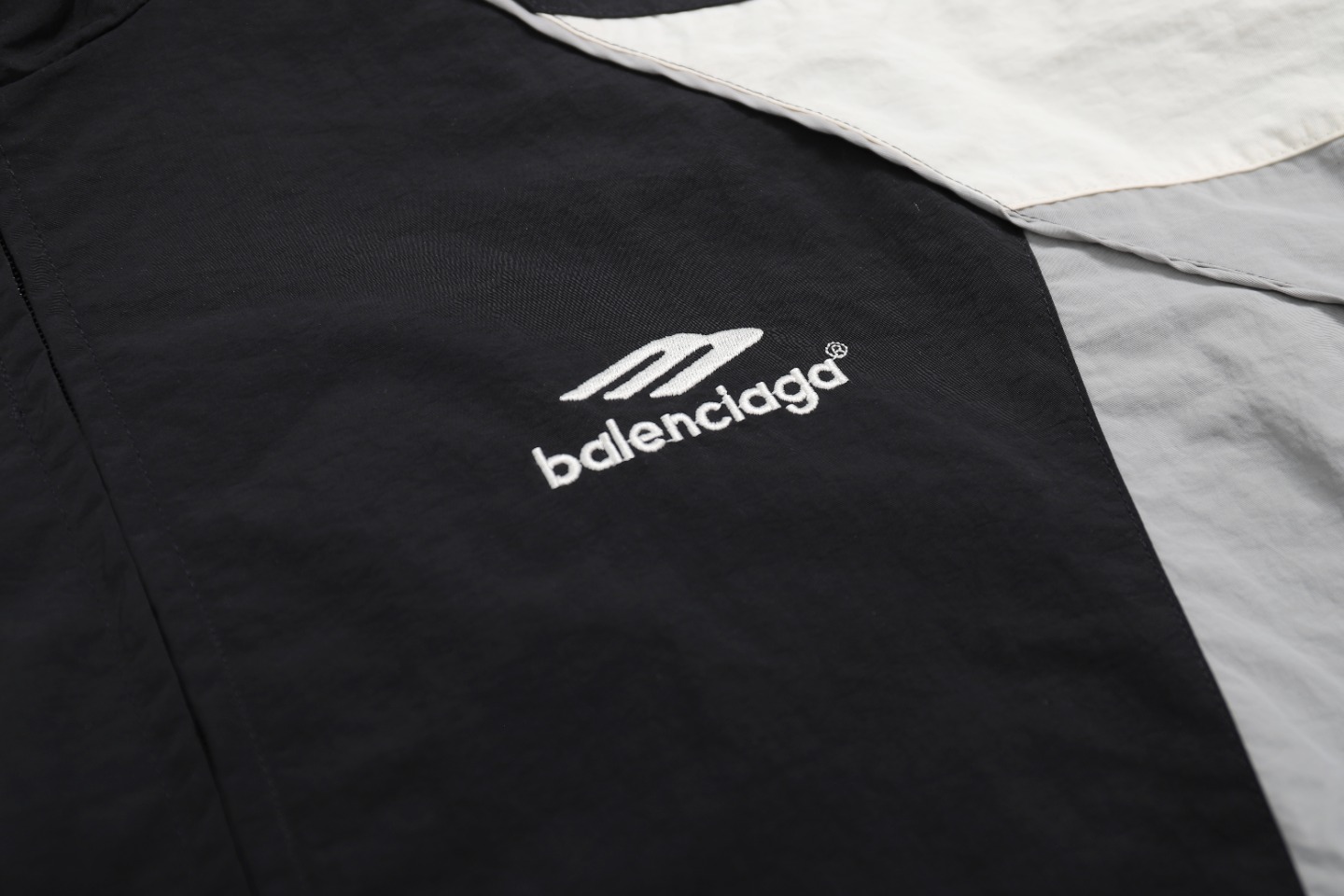 Balenciaga巴黎世家新款刺绣拼接校服运动长裤