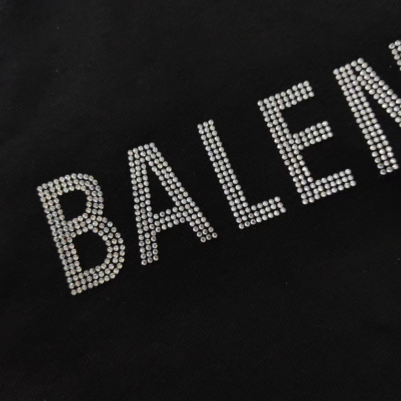 实拍细节图 +尺码表 巴黎世家Balenciagg 新款前后中间字母烫钻卫衣