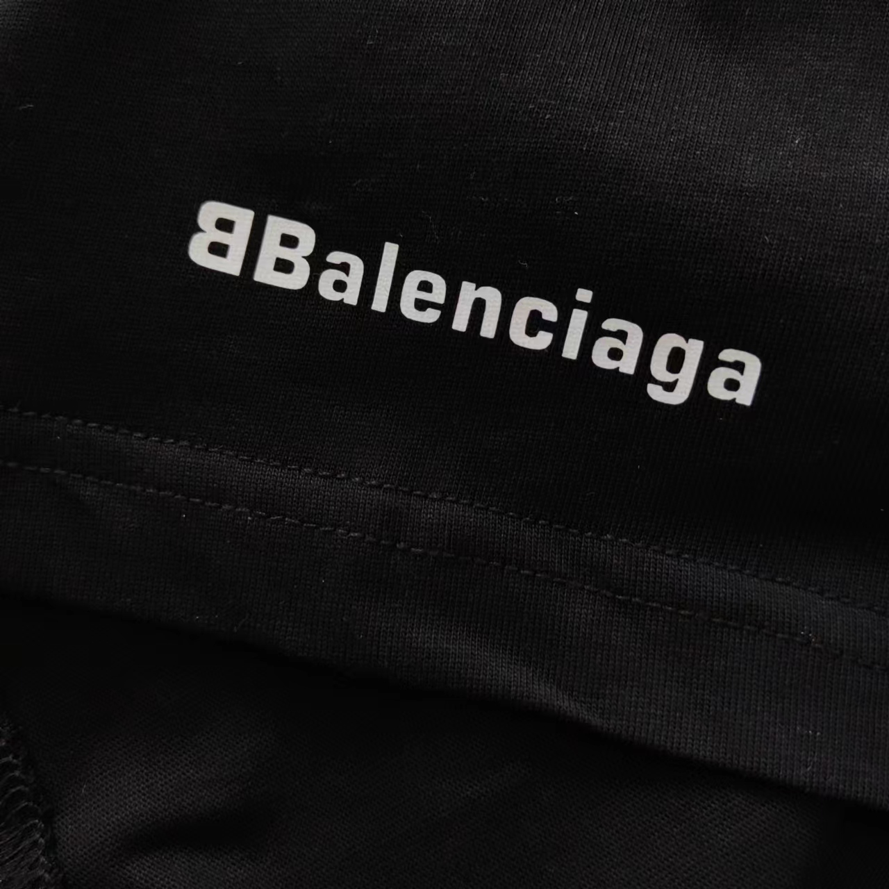 实拍细节图+尺码表 巴黎世家 Balenciaga 足球10号上海限定曼联球服长袖