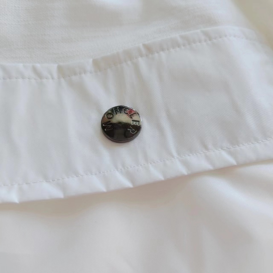 Moncler 蒙口 24SS字母LOGO后兜标志性五分短裤 简约 LoGO标识 五分裤