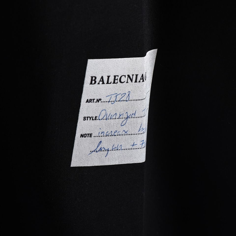 150 Balenciaga 巴黎世家 BLCG24SS下摆简约标签短袖T恤