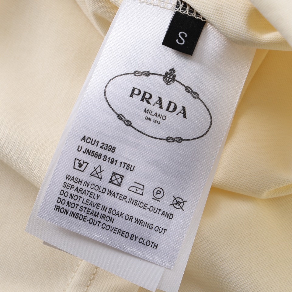 140 Prada/普拉达PRD24ss领口项链大字母logo短袖T恤