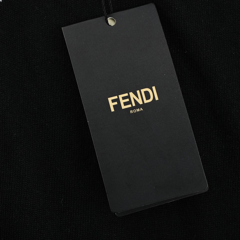 Fendi/芬迪 24ss FF锁扣针织圆领短袖