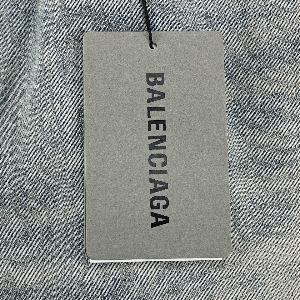 Balenciaga巴黎世家BLCG 24ss 做旧流苏裤脚牛仔短裤