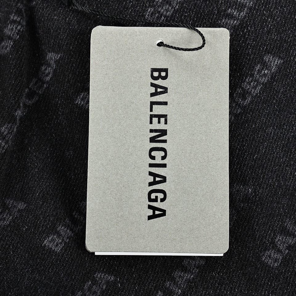 Balenciaga巴黎世家BLCG 24SS 字母满印牛仔长裤