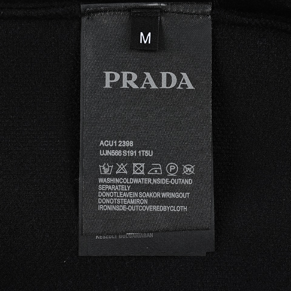 PRADA/普拉达 22ss 三角标口袋针织长袖毛衣