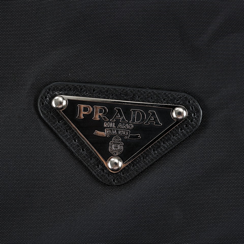 PRADA/普拉达 22ss 三角标口袋针织长袖毛衣