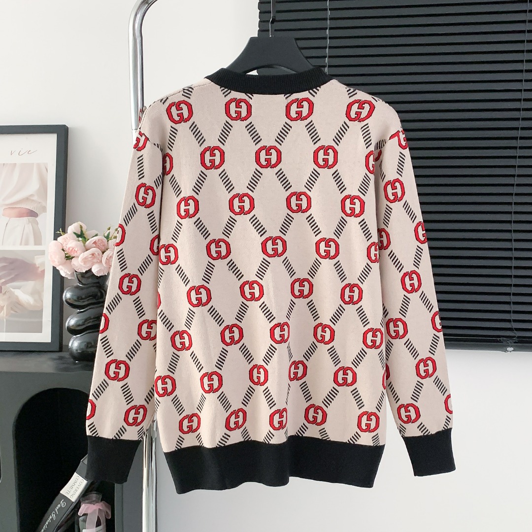Trendy Italian Sweaters by Gucchi: High-Quality Knits with Logo Details, Various Sizes. - 图片 2