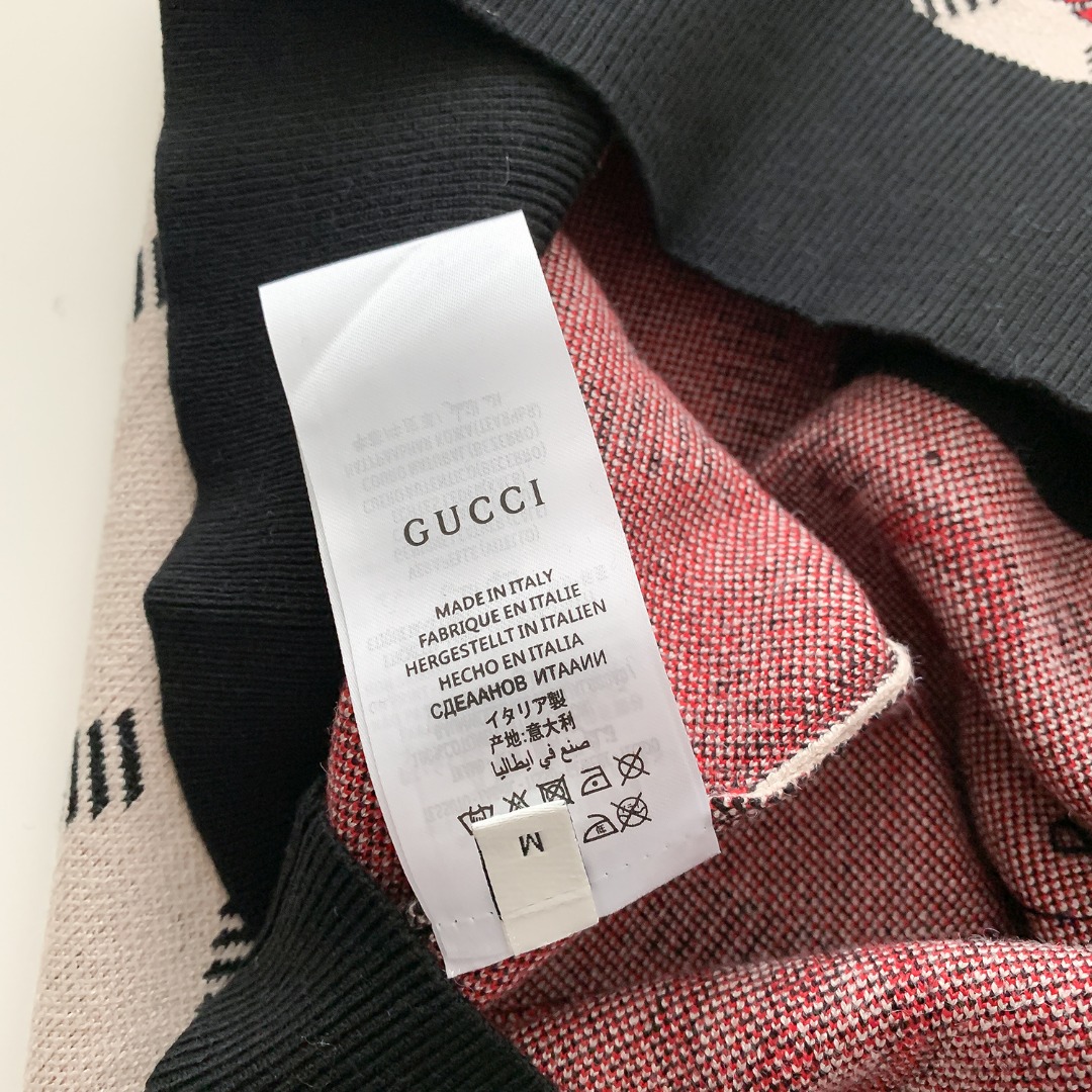 Trendy Italian Sweaters by Gucchi: High-Quality Knits with Logo Details, Various Sizes. - 图片 9