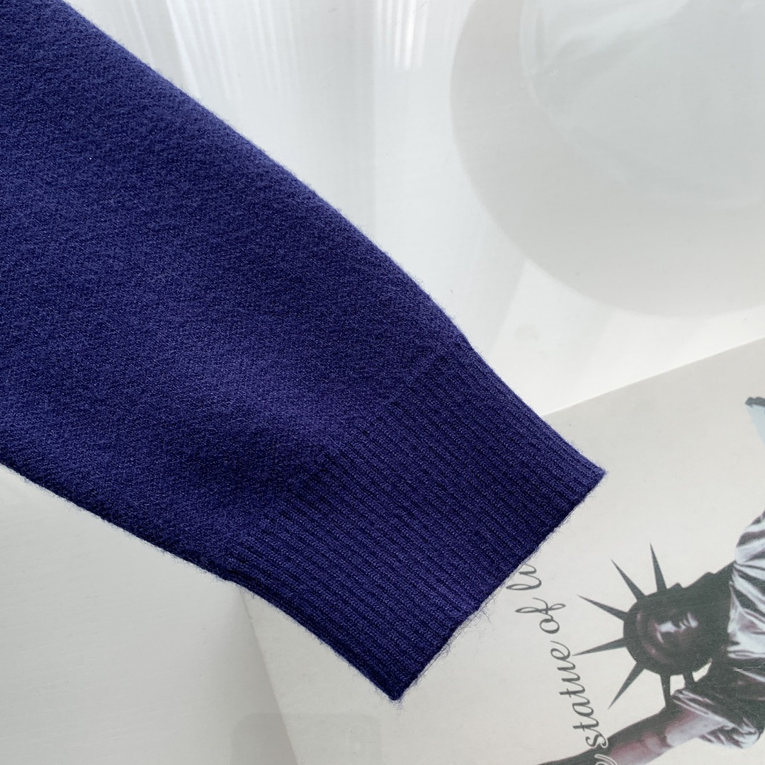 Fashion Update: High-Quality Sweaters by Givenchy and Vansh in Pollane Color - 图片 8
