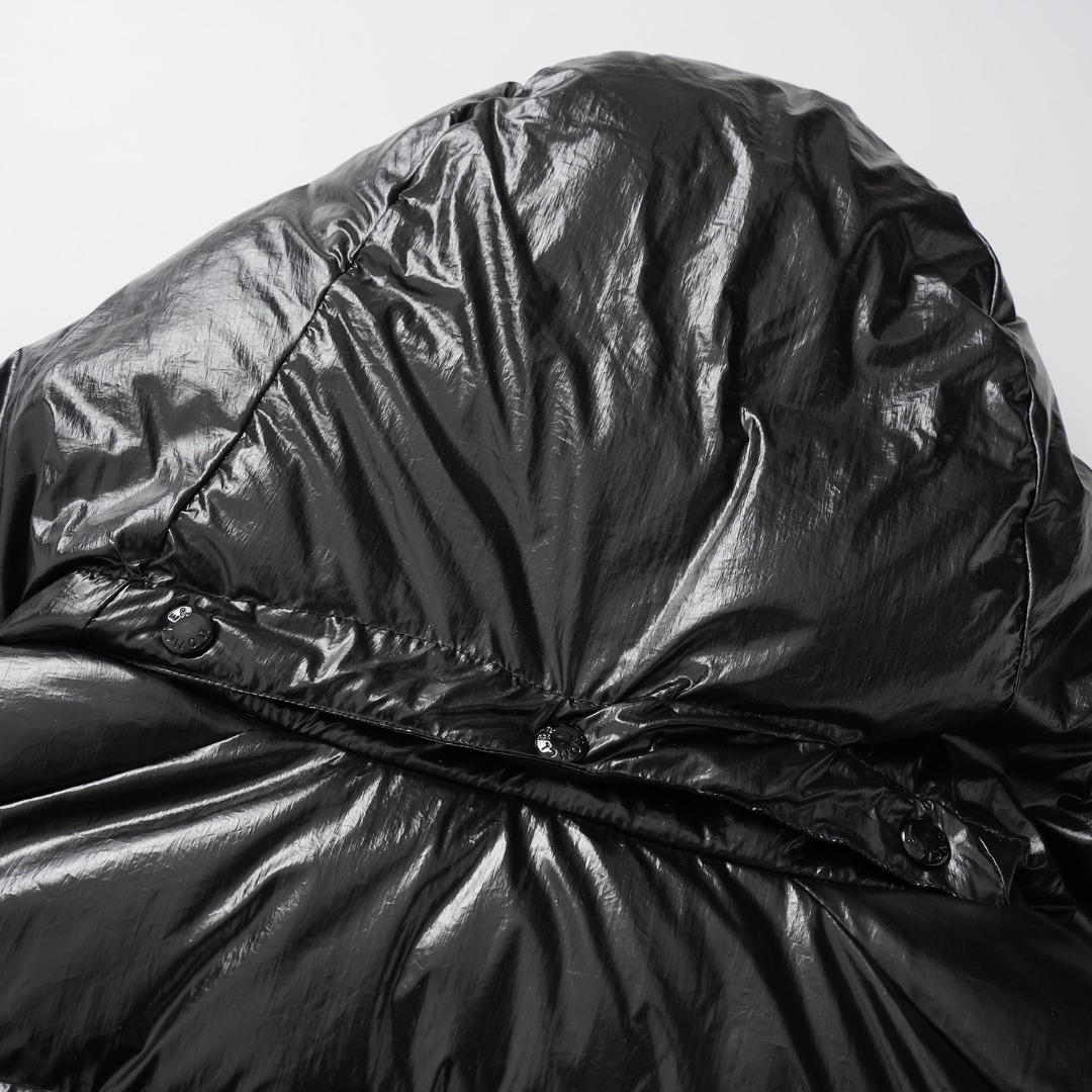 MONCLER 70周年限定款羽绒服 短款デザイン