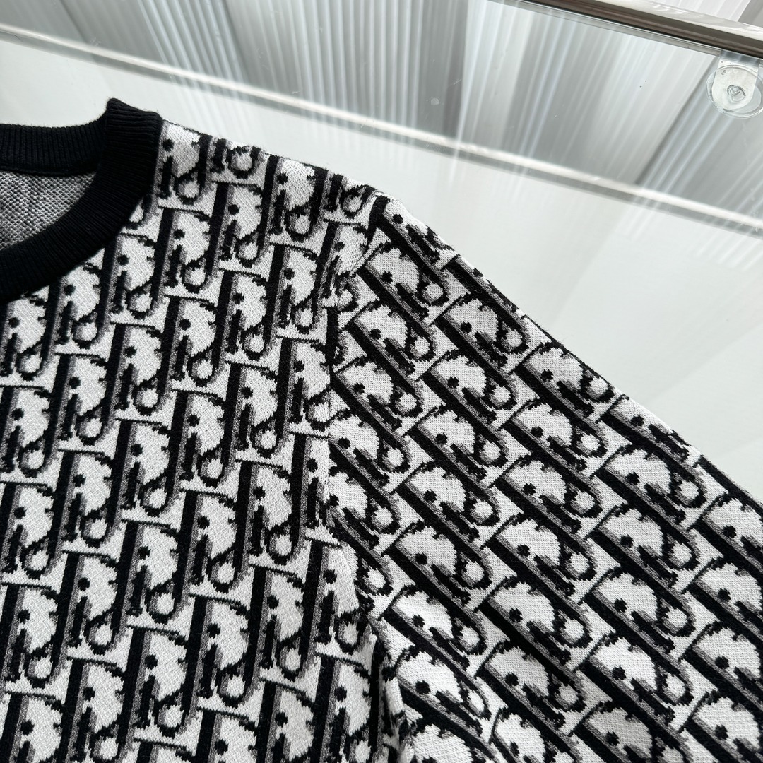 Trendy Round-Collar Sweater in Dior’s Autumn/Winter Collection: CDC M81 Details. - 图片 4