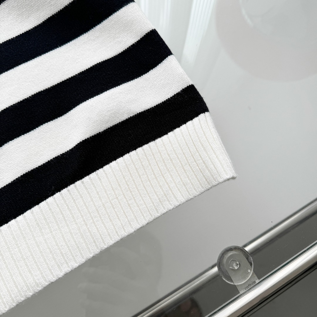 High-Quality Italian Imported Gucci Striped Sweaters in Classic Fashion – CDC M82 - 图片 8