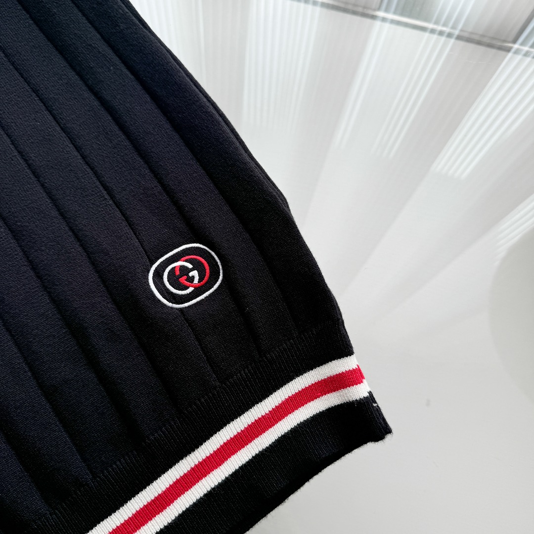 High-Quality Italian Fabric Sweaters and Shirts by GUCCI – CDC M85 Collection - 图片 7