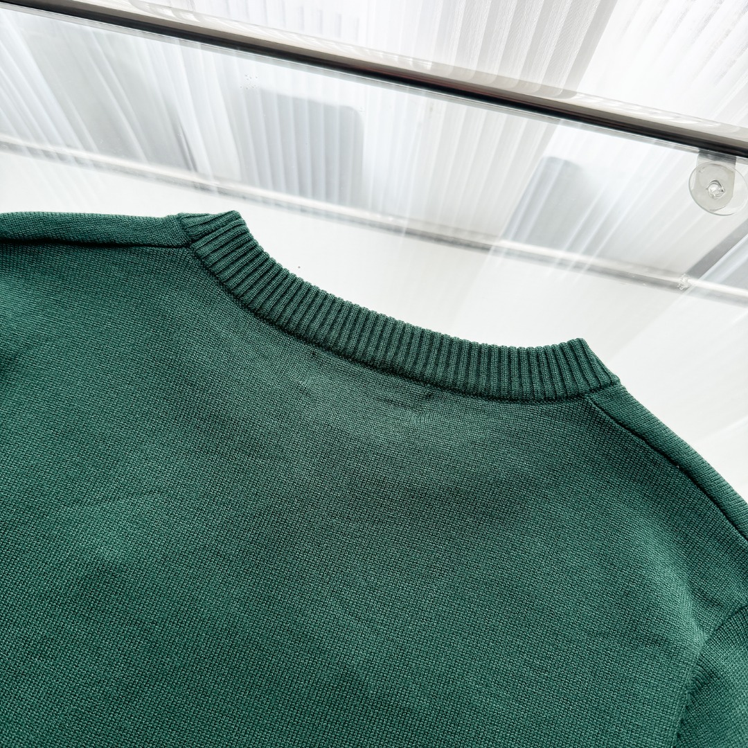 Prada Italian Sweater: High-Quality, Durable, Stylish Collection in Ink Green - 图片 9