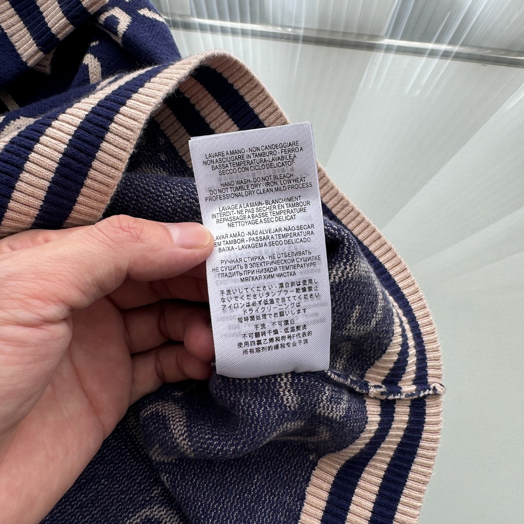 Gucci Logo Sweaters and Shirts: High-Quality Italian Fashion for Fall/Winter Collection - 图片 9