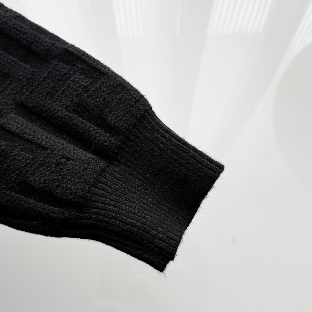 Latest Italian Tweed Fabrics at FENDI FINDI: High-Quality Knits in Black for Sweaters and Shirts - 图片 5