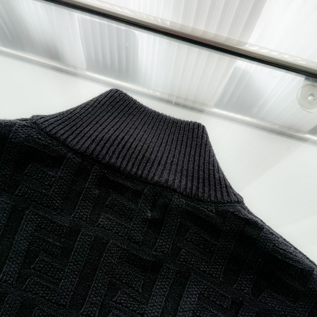 Latest Italian Tweed Fabrics at FENDI FINDI: High-Quality Knits in Black for Sweaters and Shirts - 图片 9
