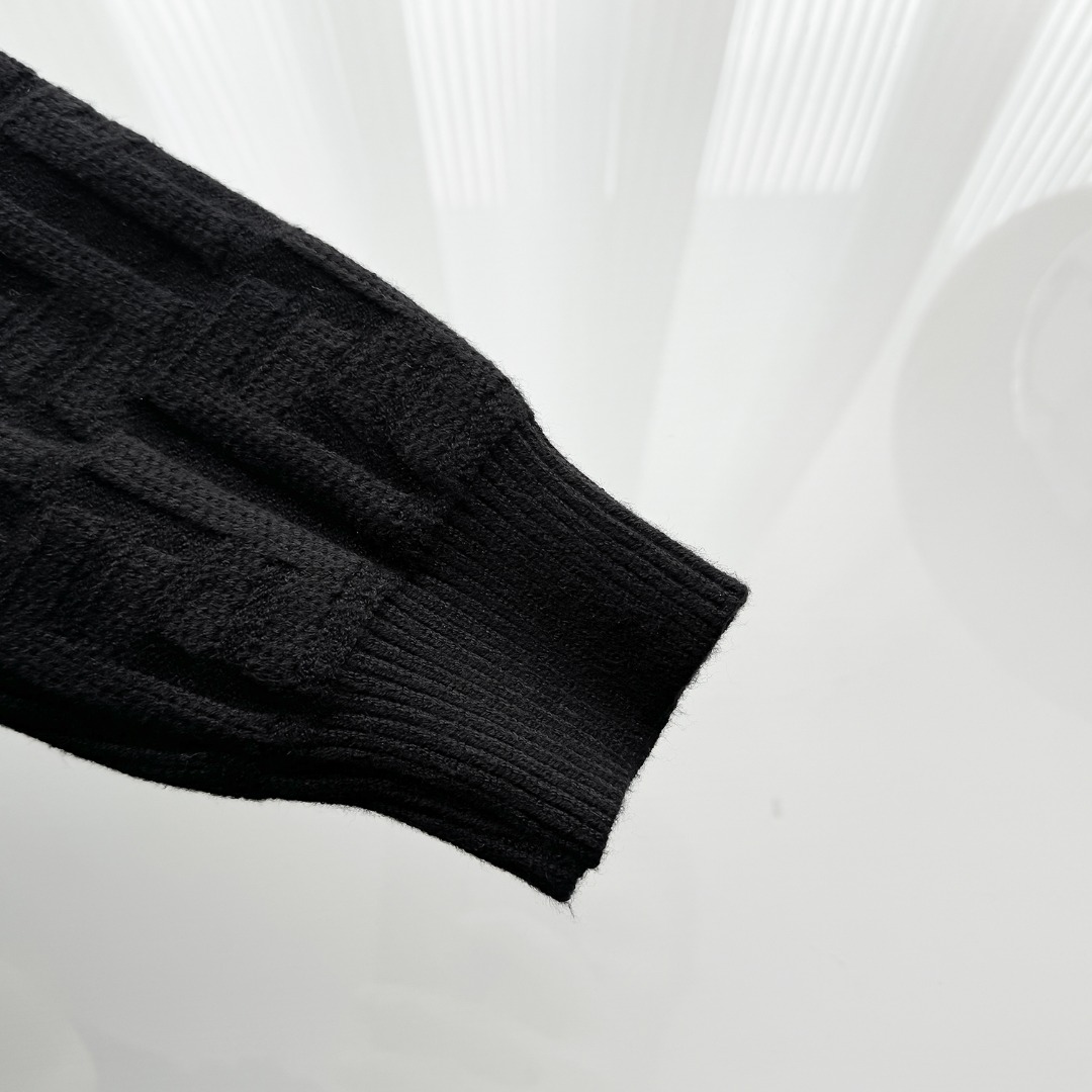 Latest Italian Tweed Fabrics at FENDI FINDI: High-Quality Knits in Black for Sweaters and Shirts - 图片 8
