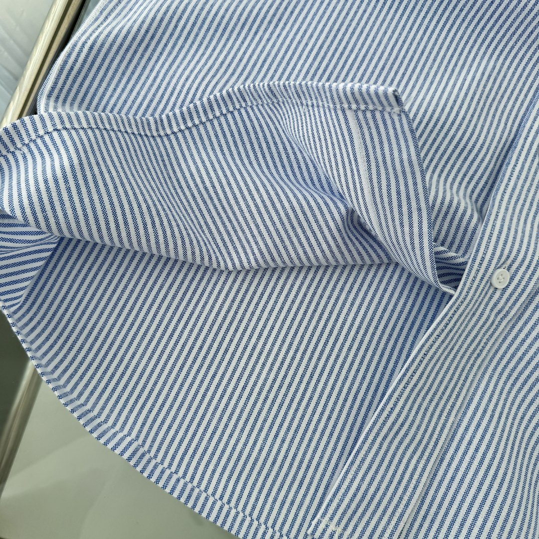 Fashion Shirt in True Silk with 3D Chandelier Plaque – CDC W99 Collection - 图片 8