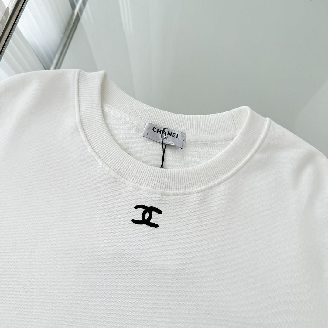 CDC W207: Hand-Painted Collar Clothes in Heavy Cotton Fabric, Black and White Options. - 图片 3