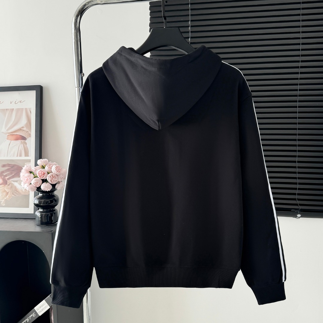 CDC W135 Embroidered Logo Hoodie with Heavy Cotton Fabric in Black - 图片 2