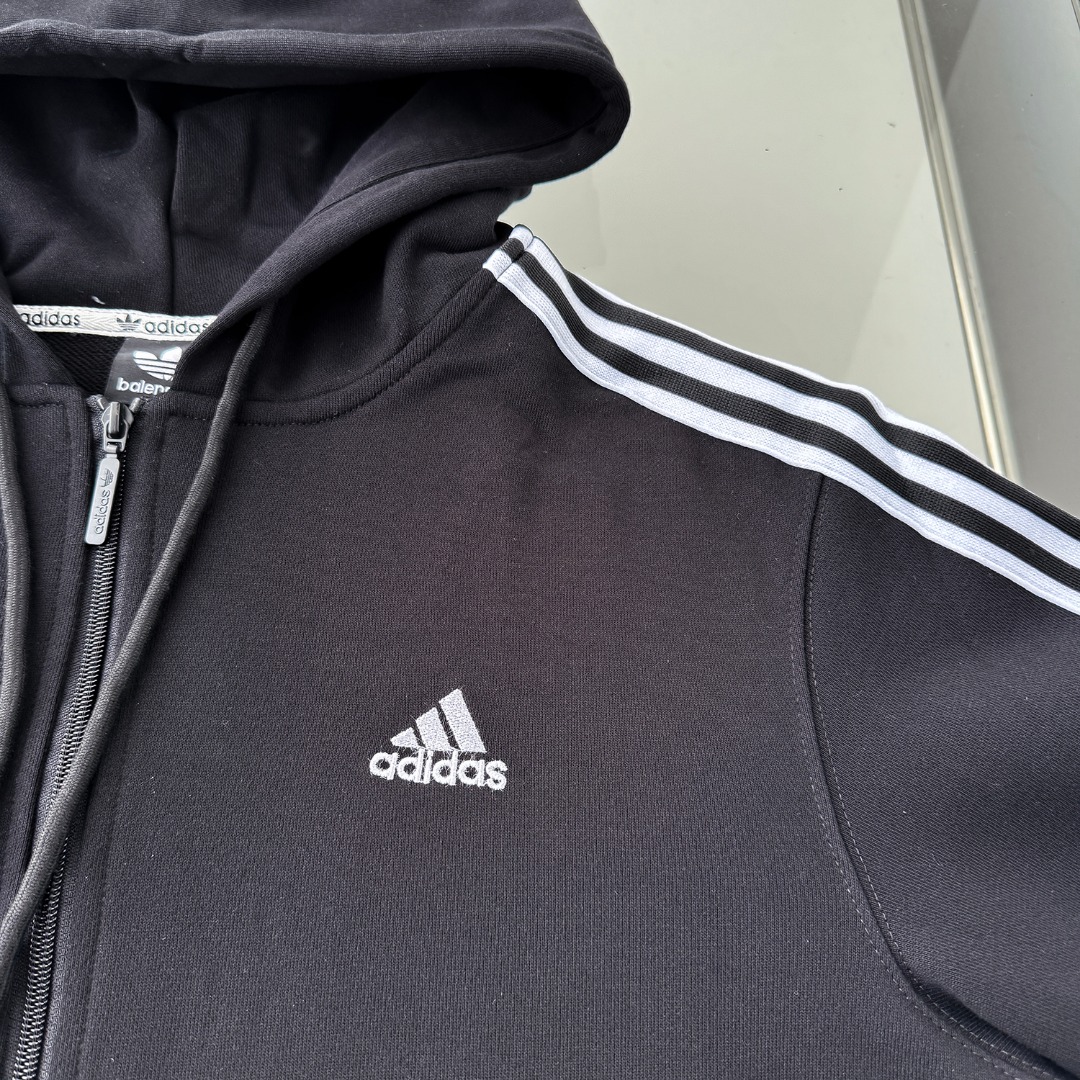 CDC W135 Embroidered Logo Hoodie with Heavy Cotton Fabric in Black - 图片 4