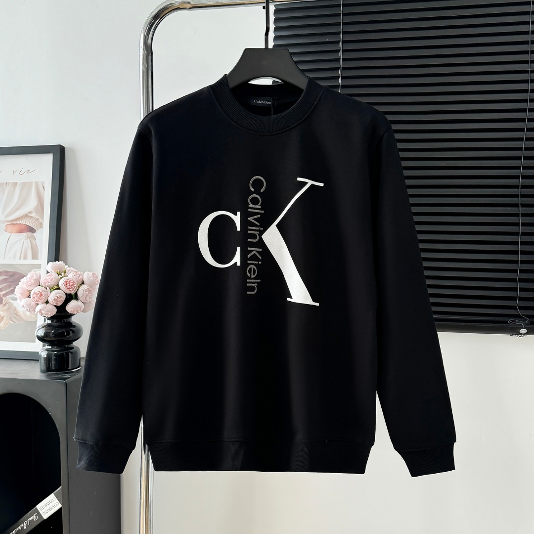 CDC W165: CK Letter Embroidery Round Collar Sweater in Black and White