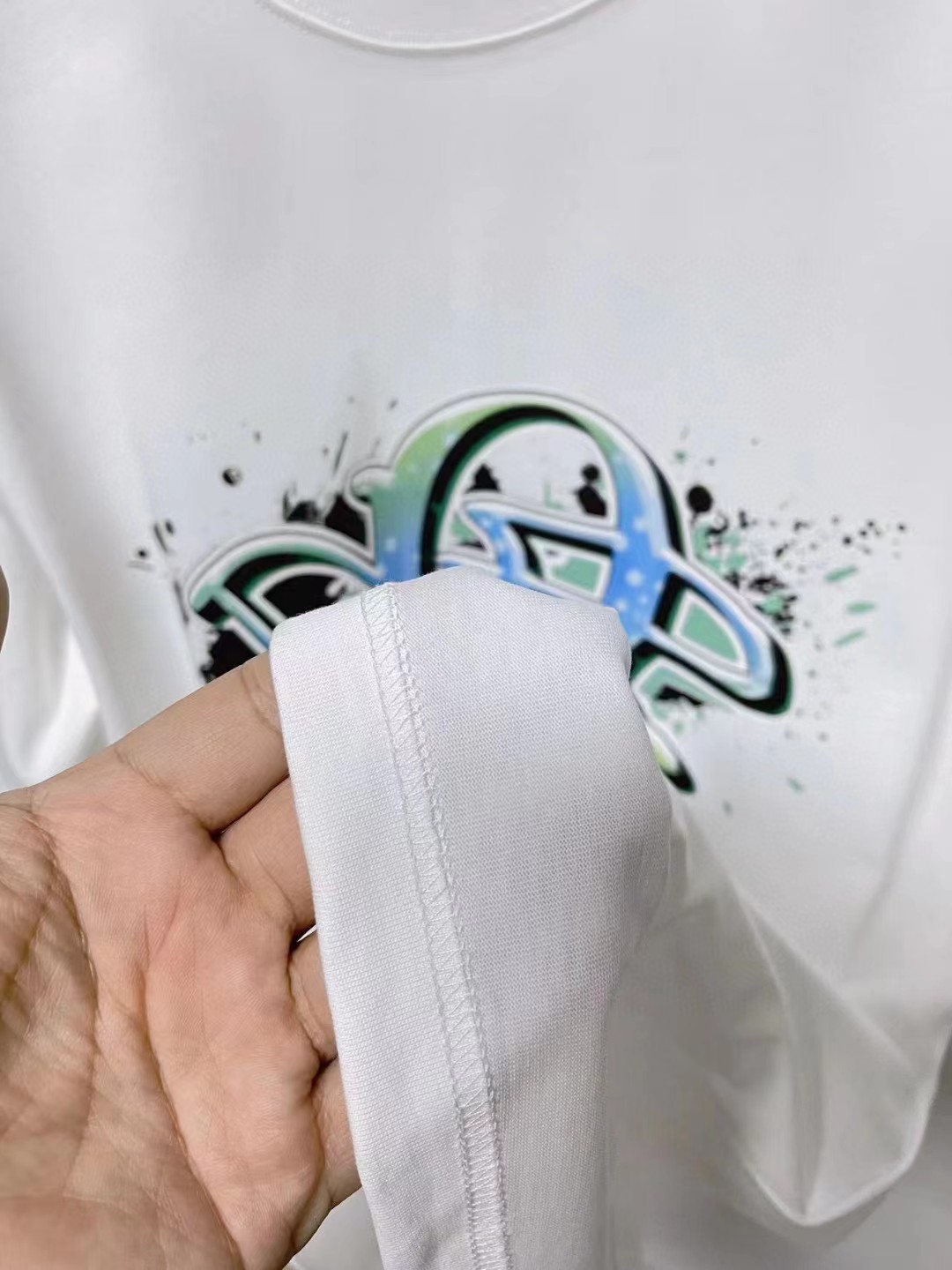 Dio迪奥2024新款胸前字母logo印花短袖T恤定制面料男女同款尺码XsL颜色黑色白色款号:11629