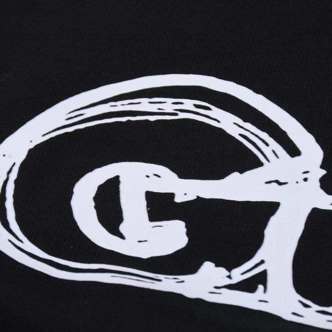GU24SS字母图鸦图案Logo印花经典短袖T恤定制280克同缸染面料手感非常舒服时尚又个性超级百搭好看