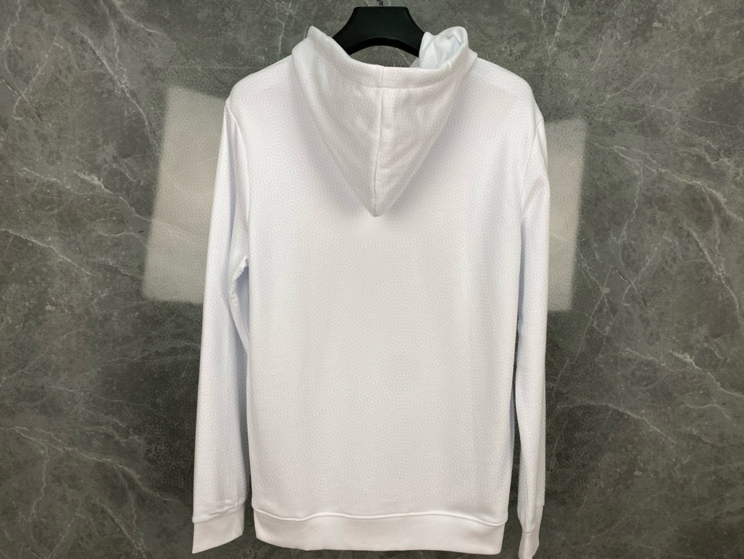 High-Quality Crafted Cotton Clothing: Classic 24-SS Tailoring, Digital Printing, Black & White Options - 图片 2