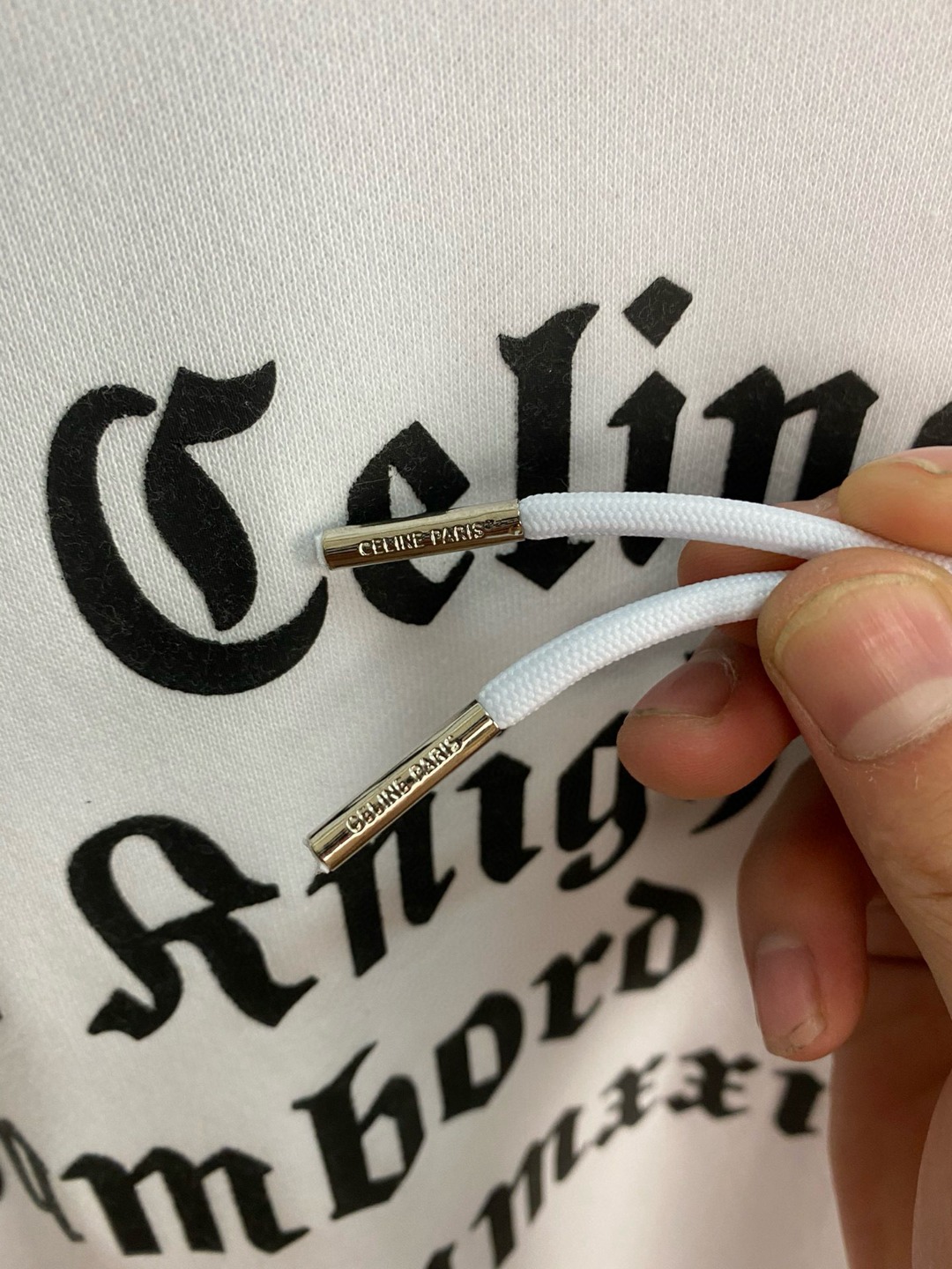 High-Quality Crafted Cotton Clothing: Classic 24-SS Tailoring, Digital Printing, Black & White Options - 图片 3