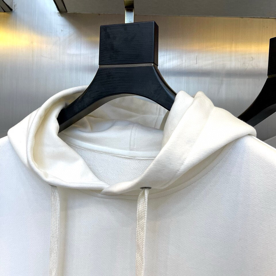“High-Quality Cotton Clothing with Digital Printing in Black and White” - 图片 3