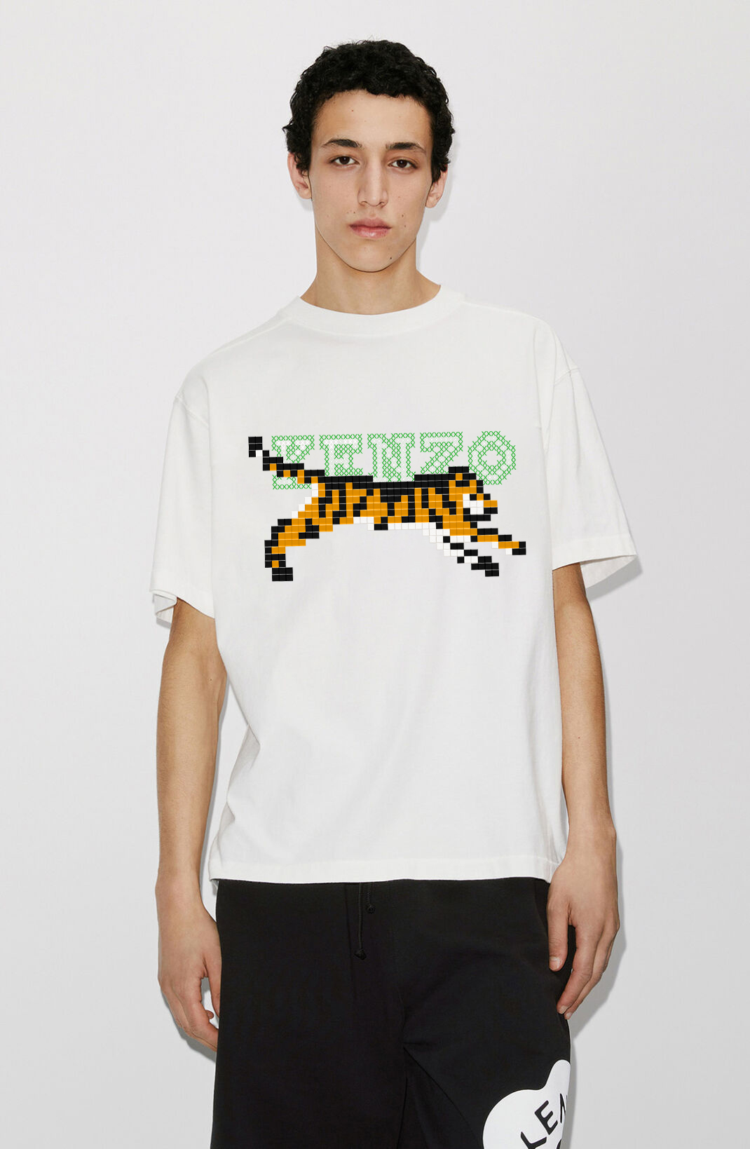 高田贤三 (Kenzo) 'KENZO PIXEL' T-SHIRT 四方形拼接老虎 网线字体LOGO 颜色：黑色 白色 红色 尺码：M L XL XXL 三标齐 款号：K43