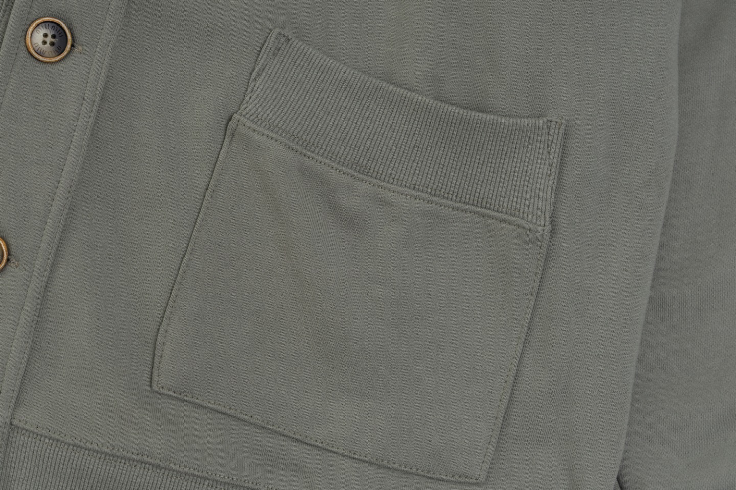 Miu Miu Gray Shirt in Various Sizes with Custom-Made Details for Gender-Neutral Wear - 图片 7