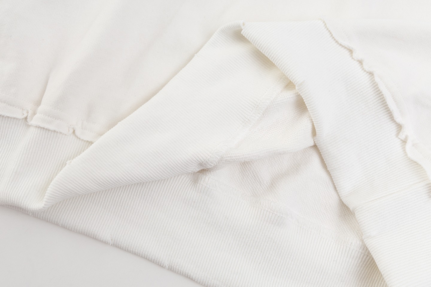 Miu Miu POLO Long Sleeves in White, Gender-Neutral Sizes S-XL with Custom Supplements - 图片 9