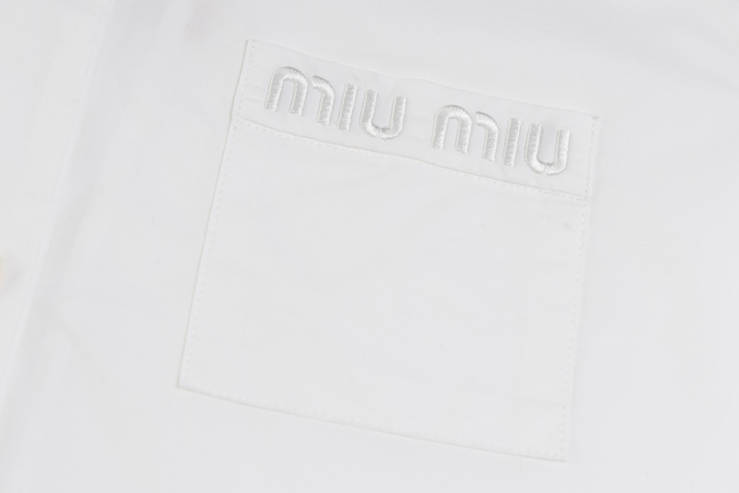 Miu Miu 24FW Handbags Collection: White, Gender-Neutral, Custom-Made Sets - 图片 7