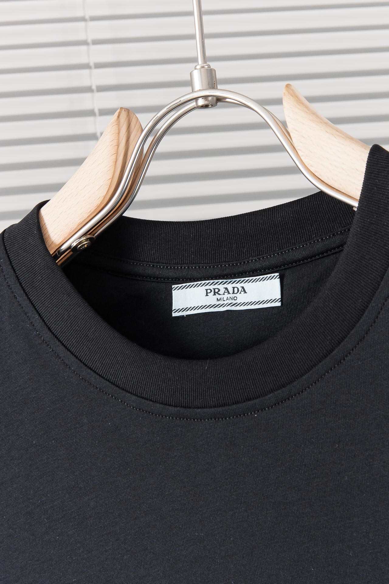 New#Prada普拉达2024SS商务休闲圆领短袖T恤贸易公司订单客供进口双纱精梳棉面料以天然植物纤维