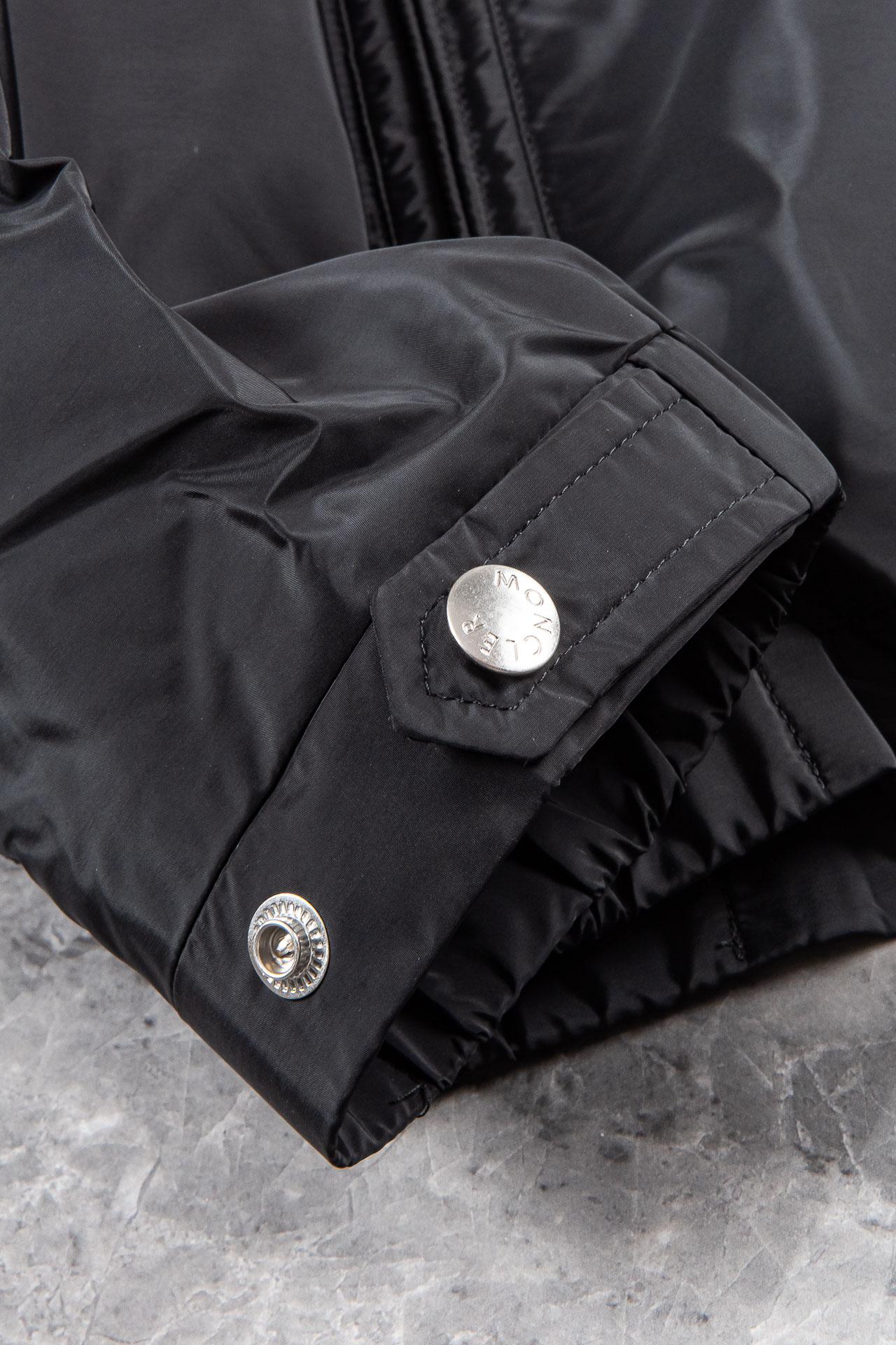 New#m1️蒙口MONCL*R24SS防水夹克隐藏连帽外套同步官网发售！仅在柜台发售的顶尖限量单品！该