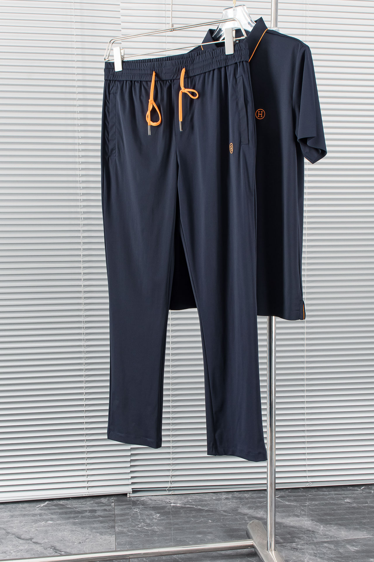 New#爱马仕*HERM*S*24ss春夏新品套装#[Polo短袖+长裤]进口冰丝面料手感和回弹性都很棒