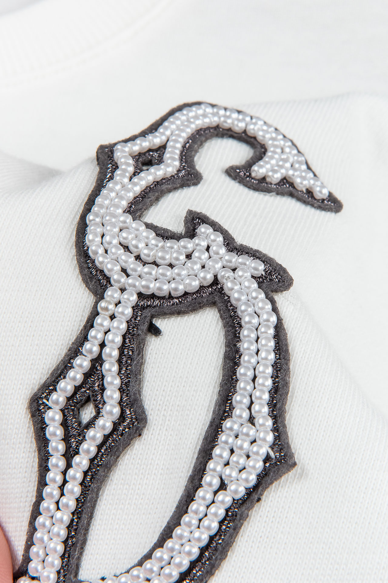 dior/迪奥24ss银线刺绣+锈珠工艺字母短袖#面料采用32支300克的双股赛络纺布不易变形工艺采用田