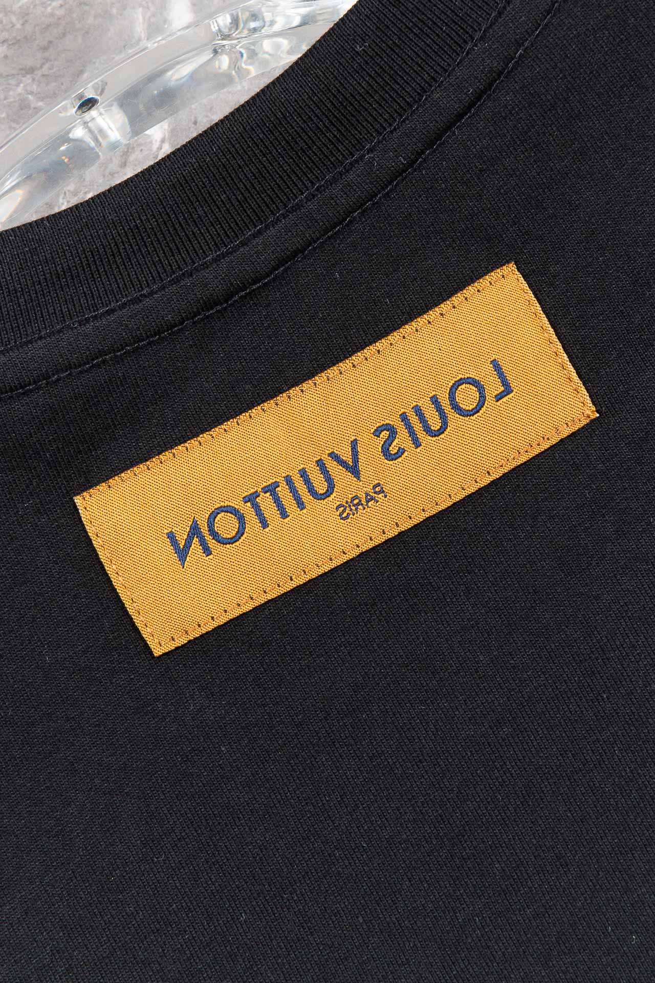 New#LV2024SS圆领短袖T恤#100%棉面料以天然植物纤维提炼出来手感柔软穿着舒适完全不易有刺激