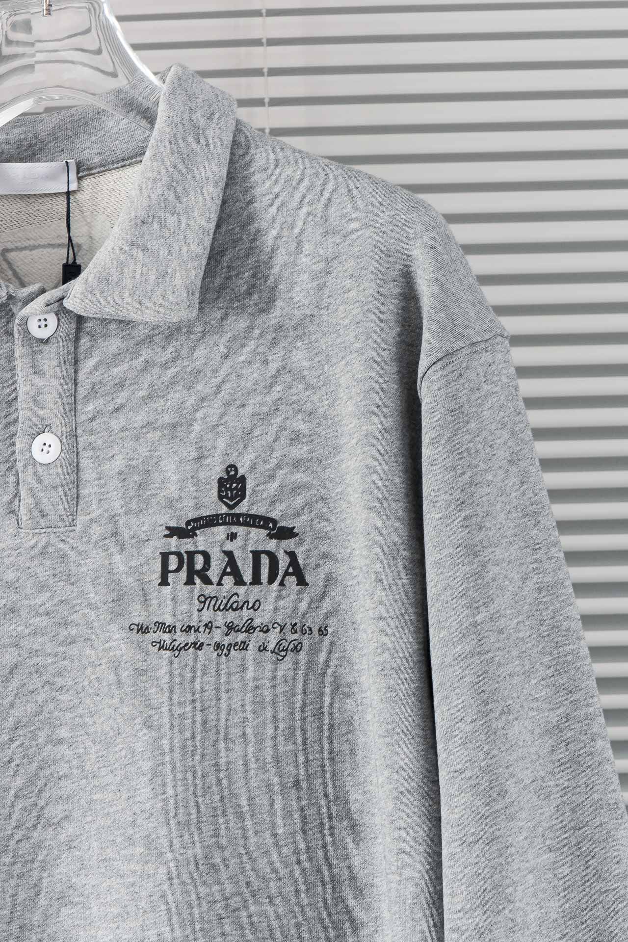 New#️PRAD*2024//秋冬新款圆领长袖卫衣#这款卫衣采用100%棉为你带来极致的温暖体验它可直