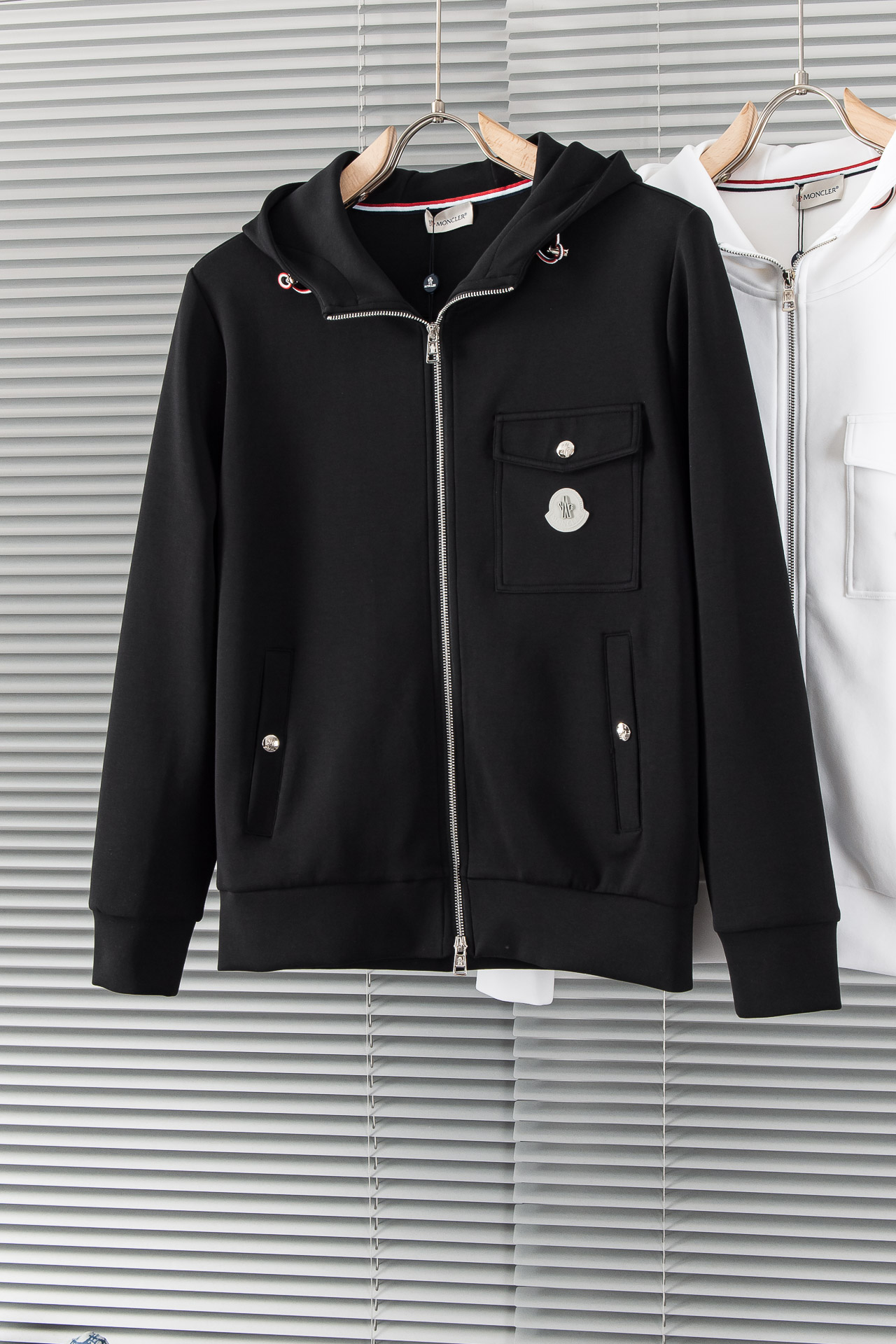 New# 。MONC** LER 蒙口 2025//连帽休闲太空棉夹克外套# 主料:棉、聚酯纤维、氨纶混