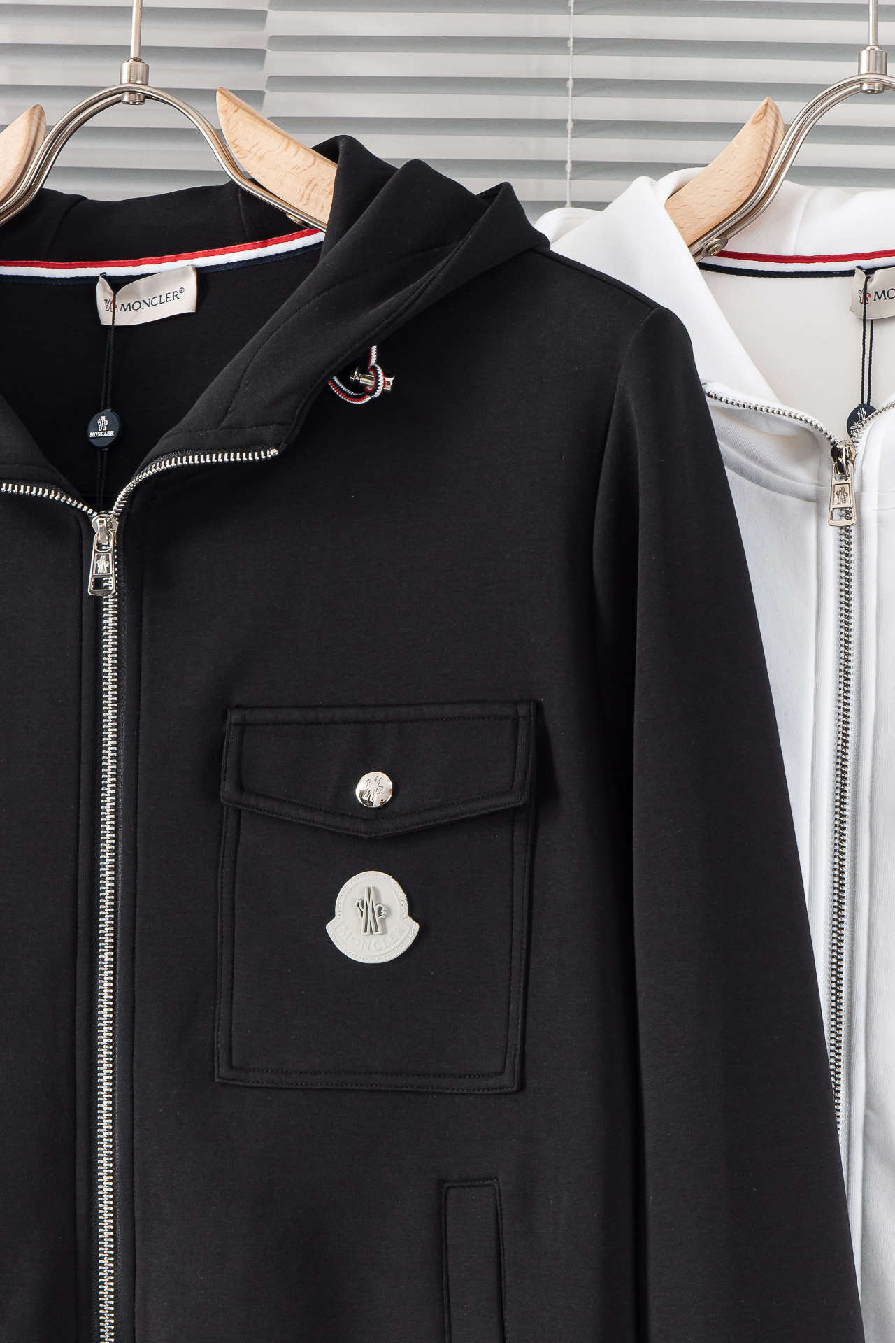 New# 。MONC** LER 蒙口 2025//连帽休闲太空棉夹克外套# 主料:棉、聚酯纤维、氨纶混