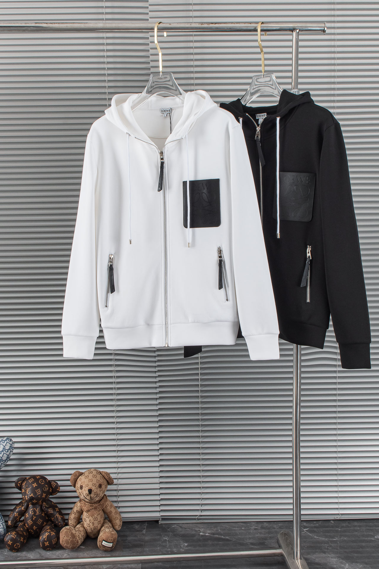 New# 。 LOE** WE 罗*威 2025//连帽休闲太空棉夹克外套# 主料:棉、聚酯纤维、氨纶混