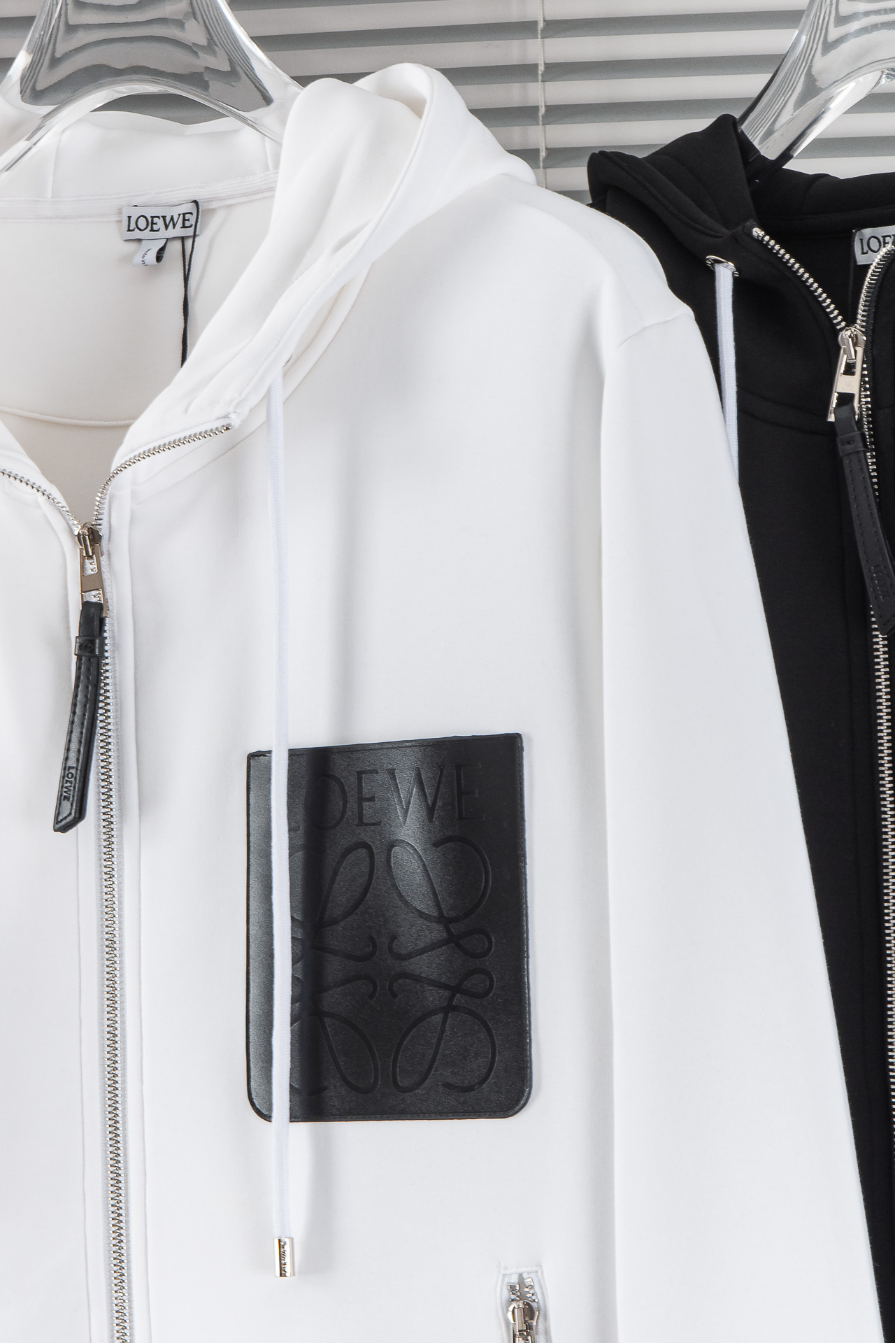 New# 。 LOE** WE 罗*威 2025//连帽休闲太空棉夹克外套# 主料:棉、聚酯纤维、氨纶混