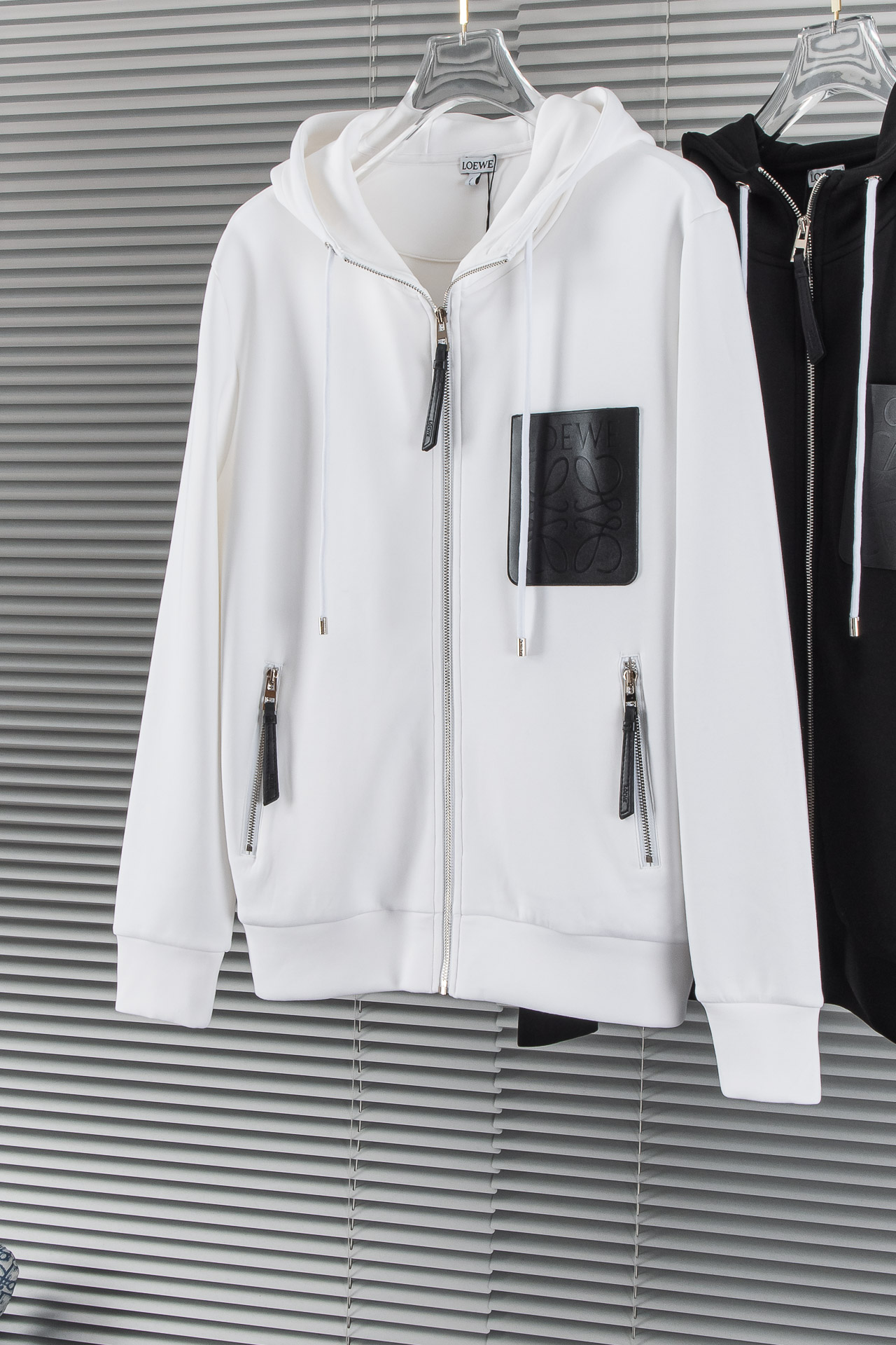 New# 。 LOE** WE 罗*威 2025//连帽休闲太空棉夹克外套# 主料:棉、聚酯纤维、氨纶混